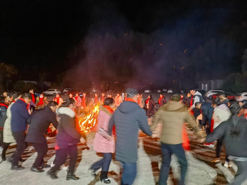 篝火晚会主持现场 (2).jpg